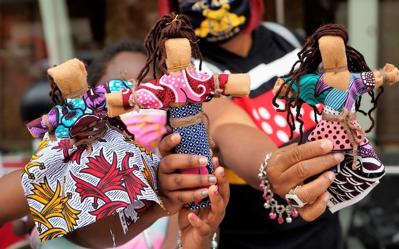 Art-making: Abayomi Dolls